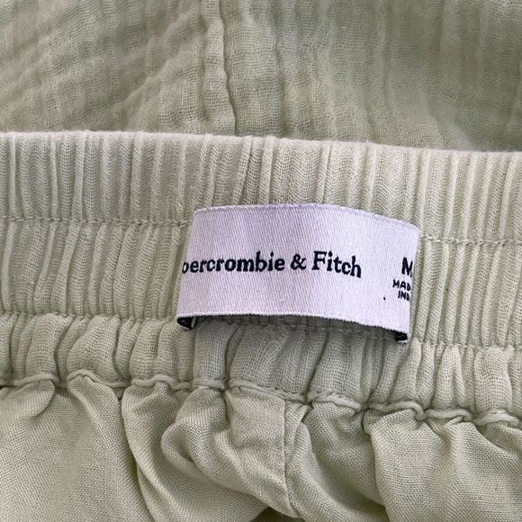 Abercrombie & Fitch Gauzy Textured Wide Leg Pull On High Waist Pant Size Medium - Picture 3 of 8